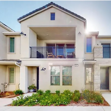 $2,700 | 2897 East Tamarind Drive, Fresno, CA 93730