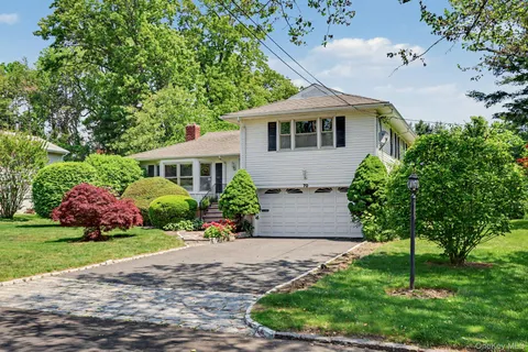 $1,100,000 | 70 Richbell Road, White Plains, NY 10605