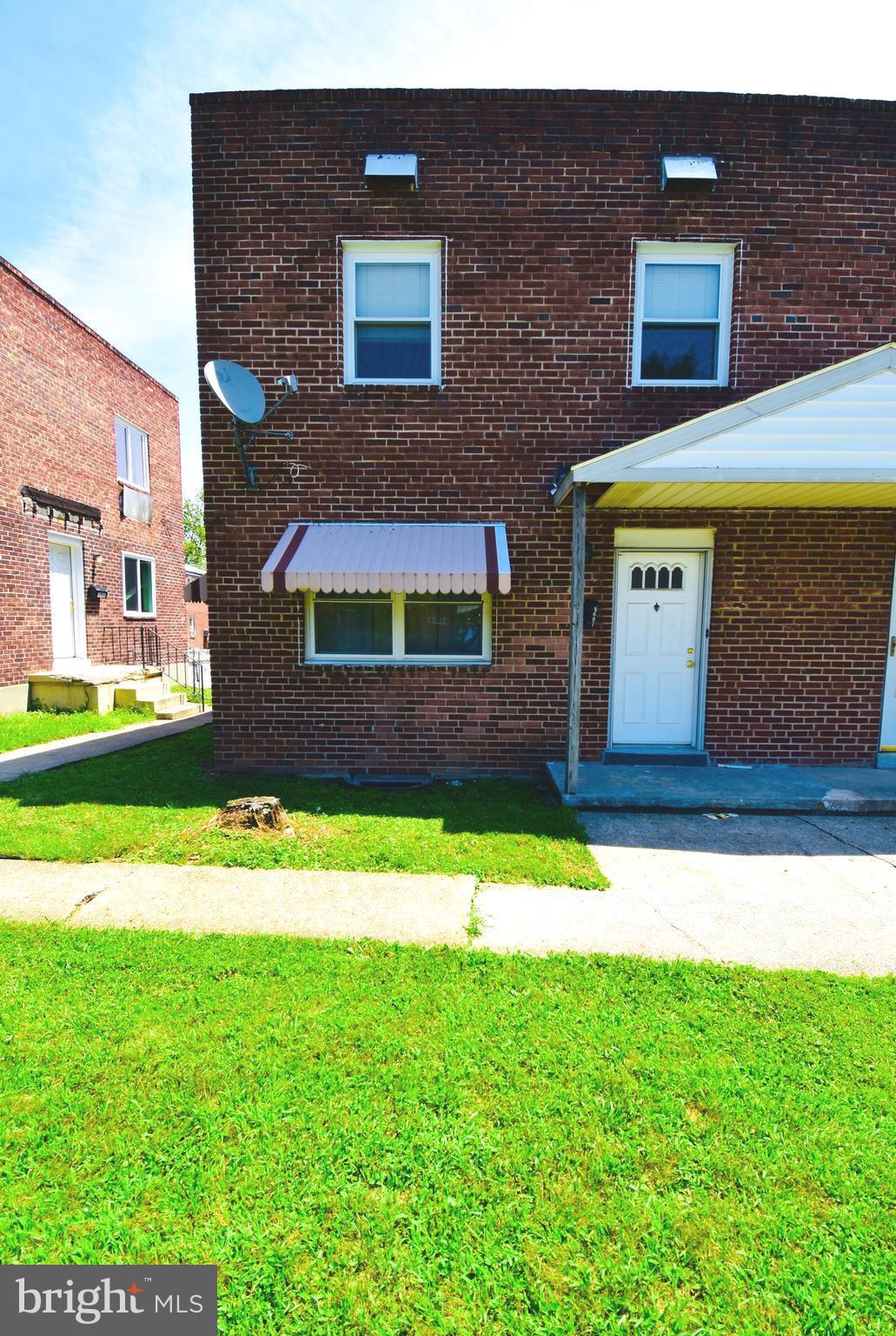 8607 Chestnut Oak Road Parkville, MD 21234 - Photo 1 of 11 Exterior (Front)