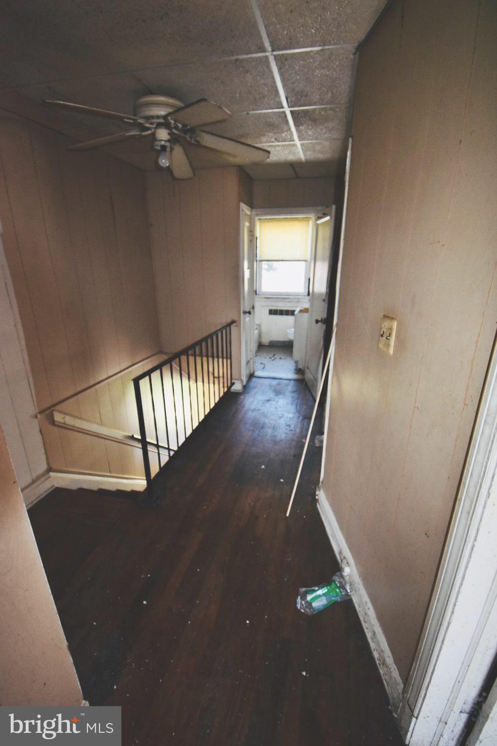 8607 Chestnut Oak Road Parkville, MD 21234 - Photo 6 of 11 Upstairs apt hallway