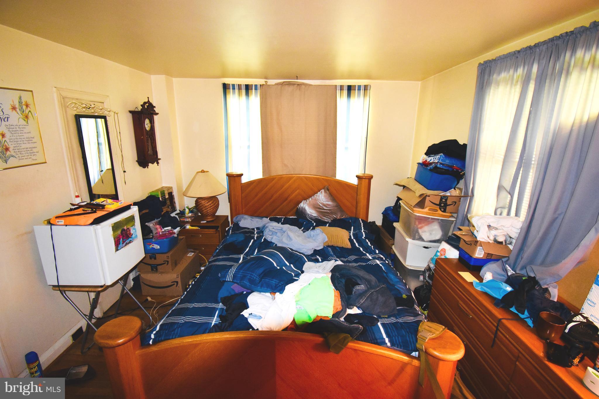 8607 Chestnut Oak Road Parkville, MD 21234 - Photo 8 of 11 Middle floor apt bedroom