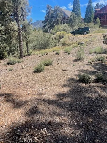 a view of a dry field