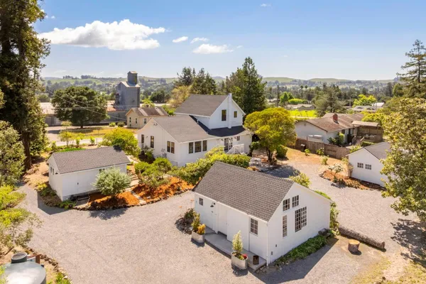 $1,998,000 | 2212 Magnolia Avenue, Petaluma, CA 94952
