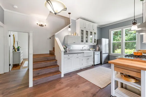 $1,998,000 | 2212 Magnolia Avenue, Petaluma, CA 94952