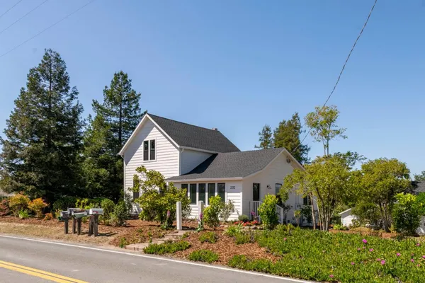 $1,998,000 | 2212 Magnolia Avenue, Petaluma, CA 94952