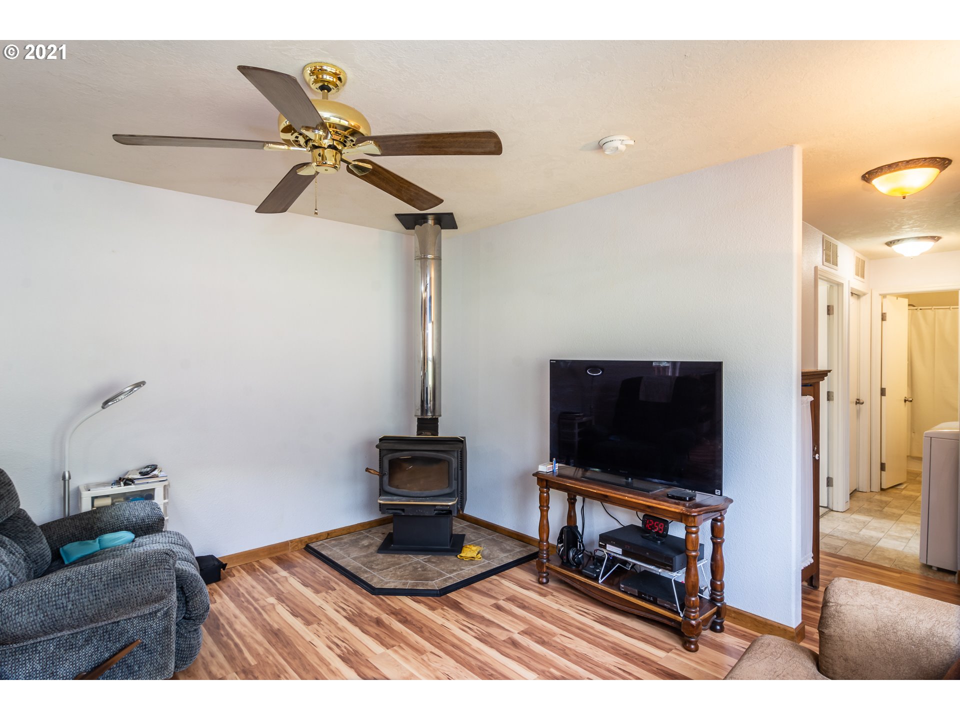 353 Manning Road Oakland, OR 97462 - Photo 8 of 30 Gallery Image 8