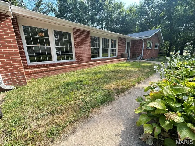 $254,900 | 515 West James Boulevard, St. James, MO 65559