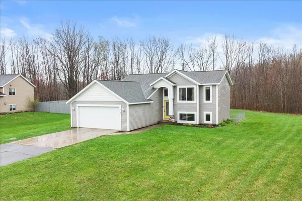 $349,900 | 2194 Winston View Drive, Cedar Springs, MI 49319