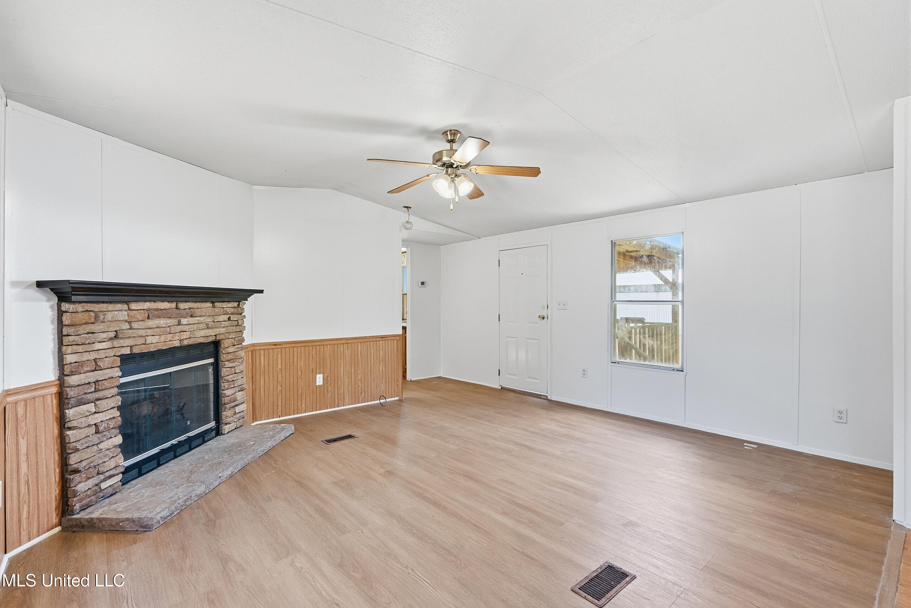 1201 N Road Tunica, MS 38676 - Photo 10 of 28 6_1201_n_rd_tunica_ms_38676_002