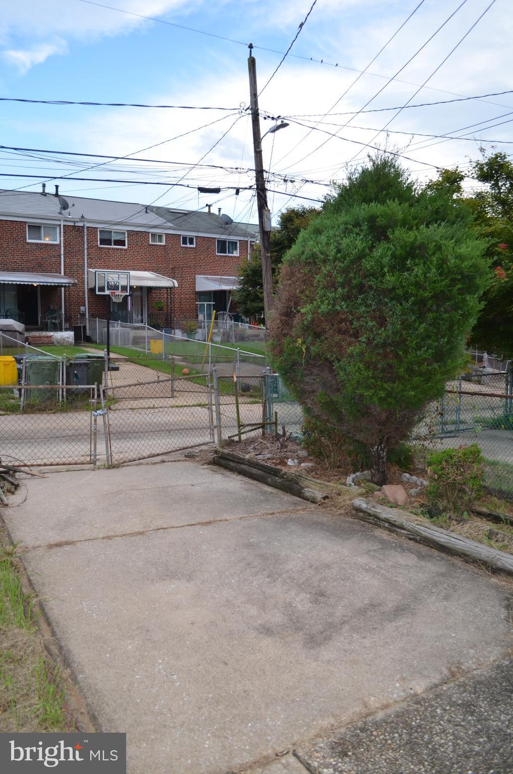 657 South Wickham Road Baltimore, MD 21229 - Photo 15 of 17 Parking Pad