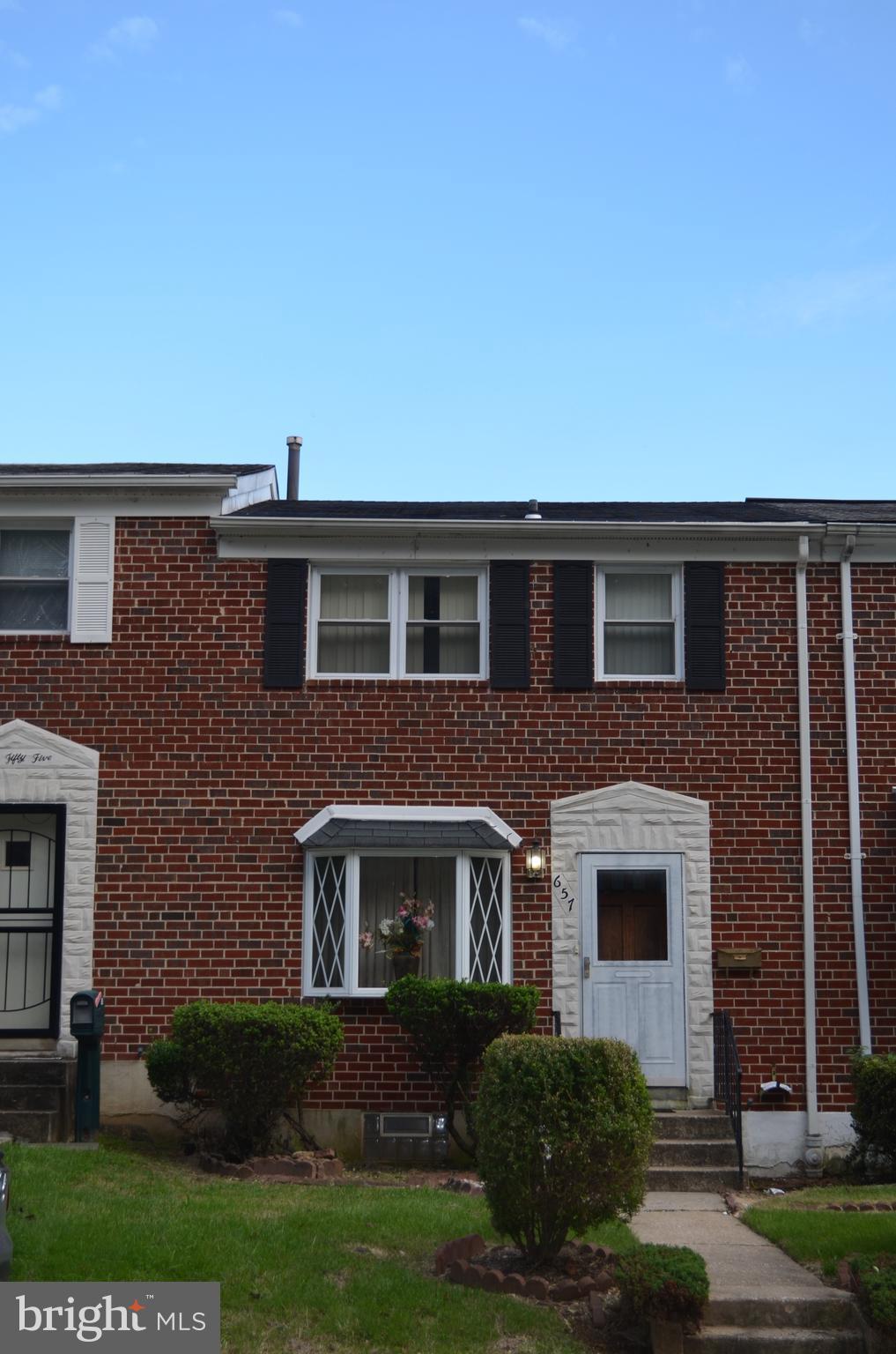 657 South Wickham Road Baltimore, MD 21229 - Photo 17 of 17 Exterior (Front)