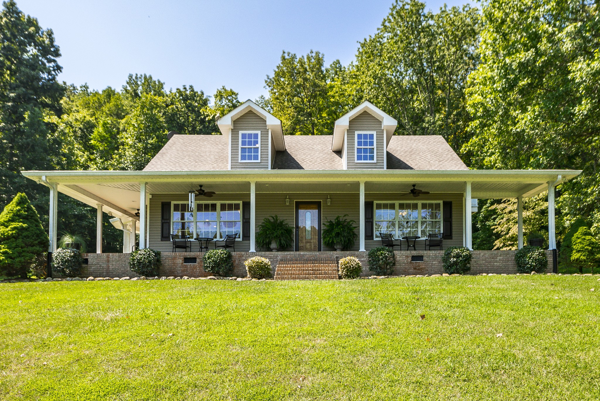 443 Mt Vernon Road Bethpage, TN 37022 - Photo 1 of 40 a front view of a house having patio