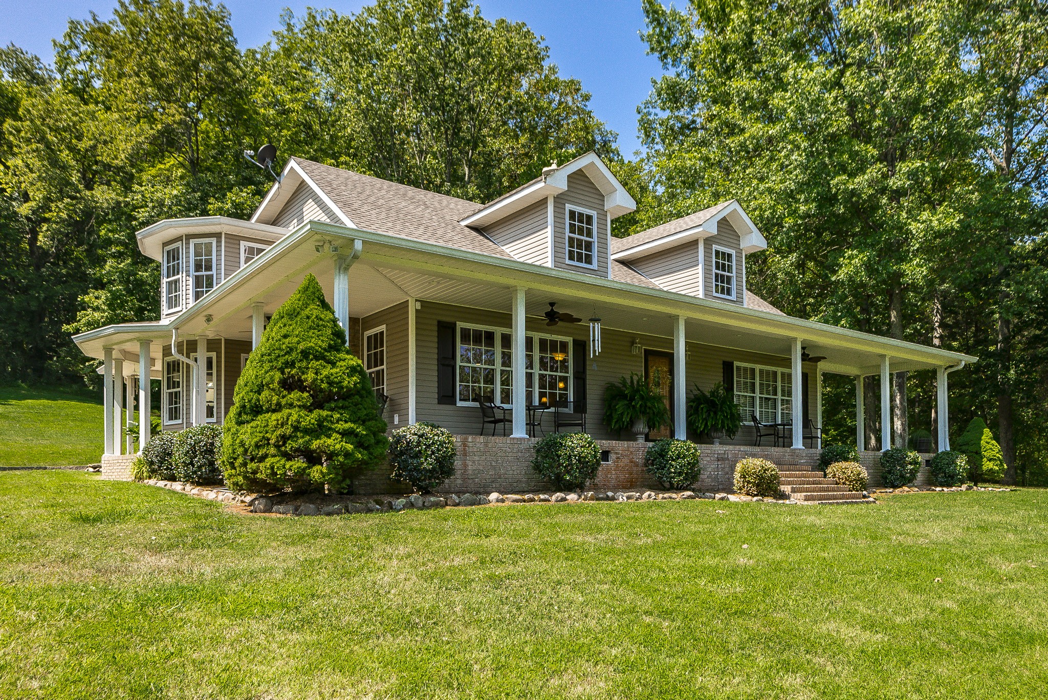 443 Mt Vernon Road Bethpage, TN 37022 - Photo 2 of 40 a front view of house with yard and green space