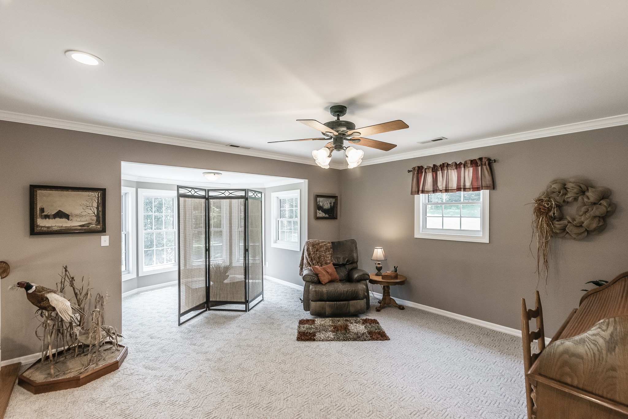 443 Mt Vernon Road Bethpage, TN 37022 - Photo 22 of 40 a living room with furniture and a window