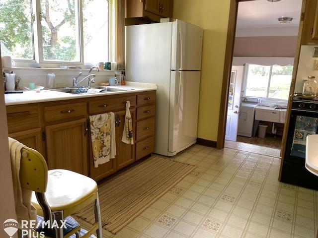 6076 East Potter Road Burton, MI 48509 - Photo 3 of 22 50051007-2.JPG