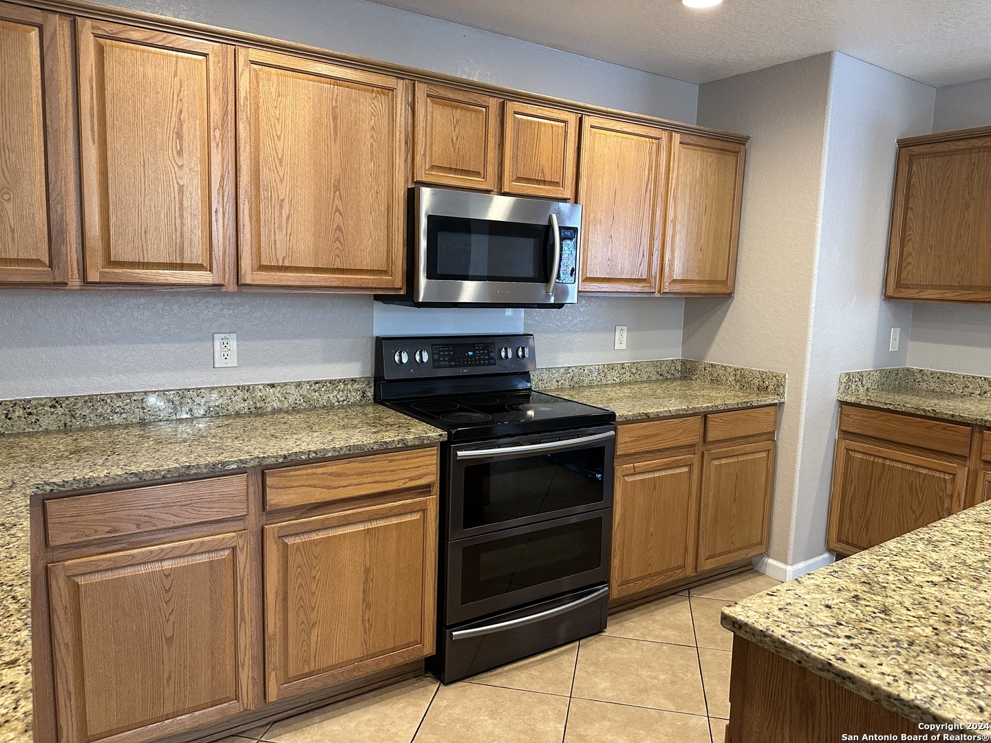 225 Woodstone Loop Cibolo, TX 78108 - Photo 8 of 33