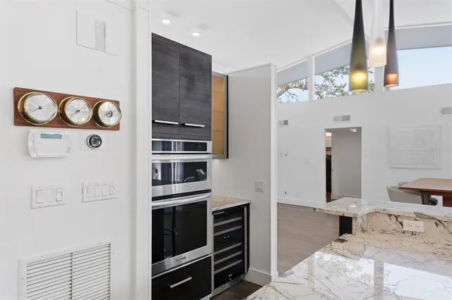 $1,800,000 | 425 Partridge Circle, Sarasota, FL 34236