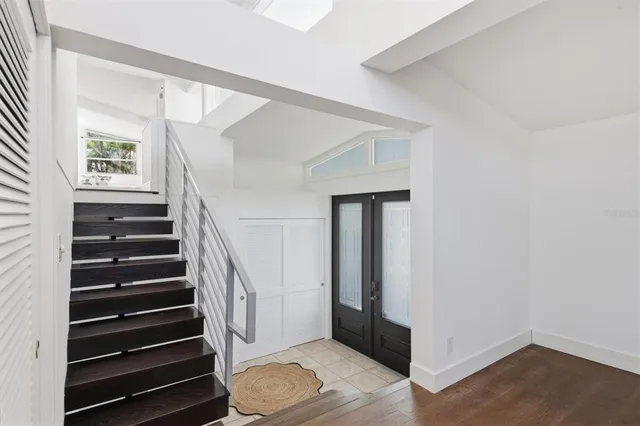 $1,800,000 | 425 Partridge Circle, Sarasota, FL 34236