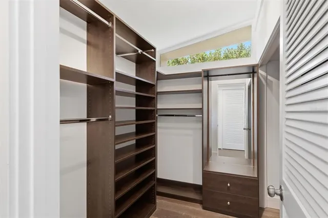 $1,800,000 | 425 Partridge Circle, Sarasota, FL 34236