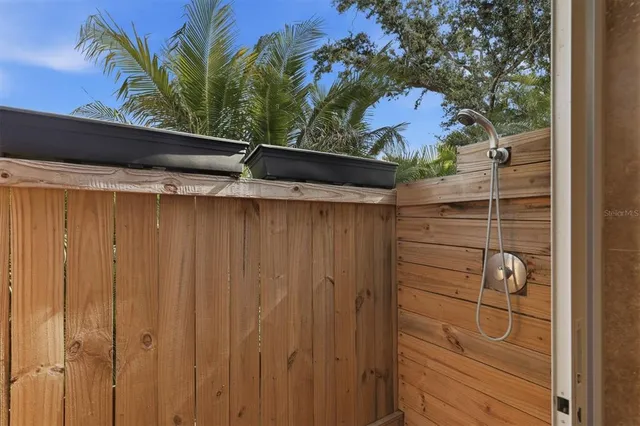 $1,800,000 | 425 Partridge Circle, Sarasota, FL 34236