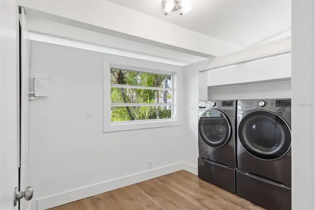 $1,800,000 | 425 Partridge Circle, Sarasota, FL 34236