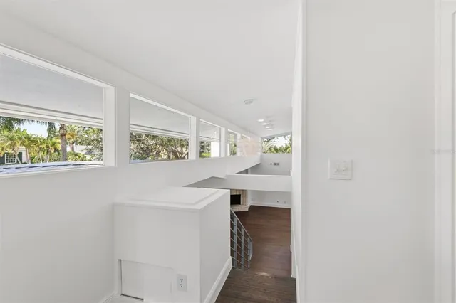 $1,800,000 | 425 Partridge Circle, Sarasota, FL 34236