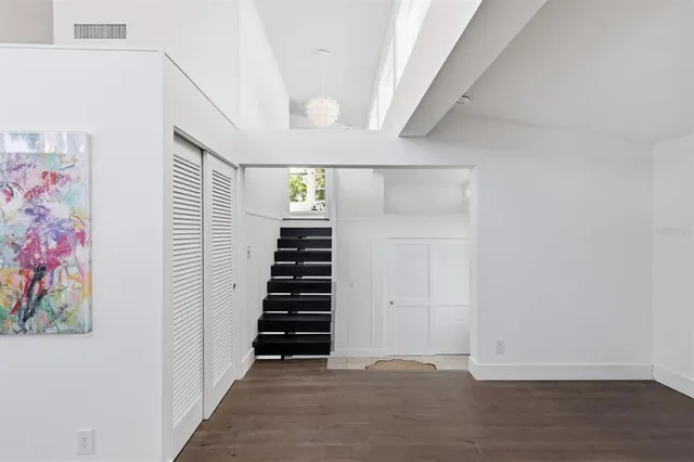 $1,800,000 | 425 Partridge Circle, Sarasota, FL 34236