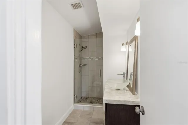 $1,800,000 | 425 Partridge Circle, Sarasota, FL 34236