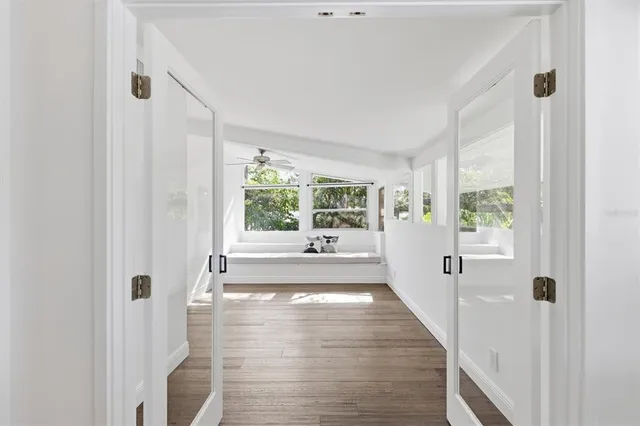 $1,800,000 | 425 Partridge Circle, Sarasota, FL 34236