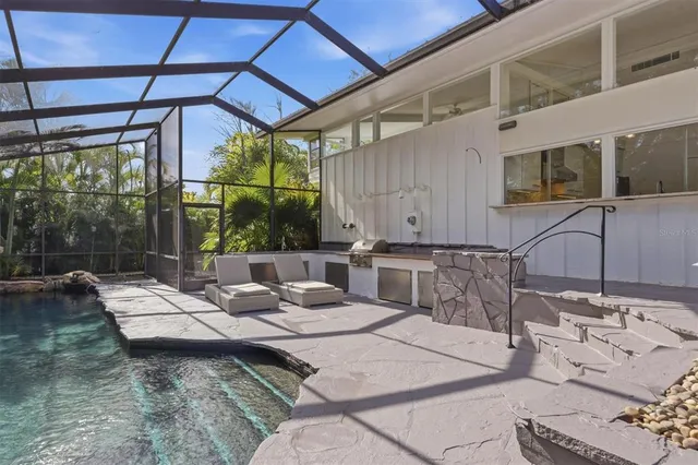 $1,800,000 | 425 Partridge Circle, Sarasota, FL 34236