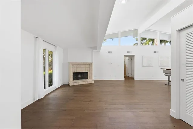 $1,800,000 | 425 Partridge Circle, Sarasota, FL 34236