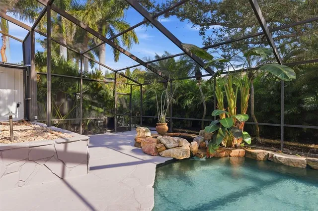 $1,800,000 | 425 Partridge Circle, Sarasota, FL 34236