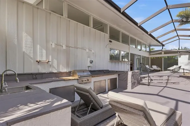 $1,800,000 | 425 Partridge Circle, Sarasota, FL 34236