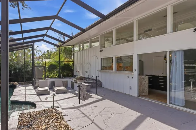 $1,800,000 | 425 Partridge Circle, Sarasota, FL 34236