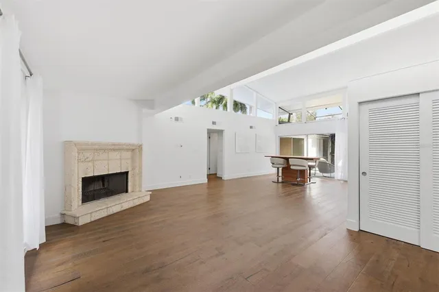 $1,800,000 | 425 Partridge Circle, Sarasota, FL 34236