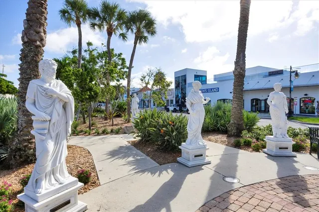 $1,800,000 | 425 Partridge Circle, Sarasota, FL 34236