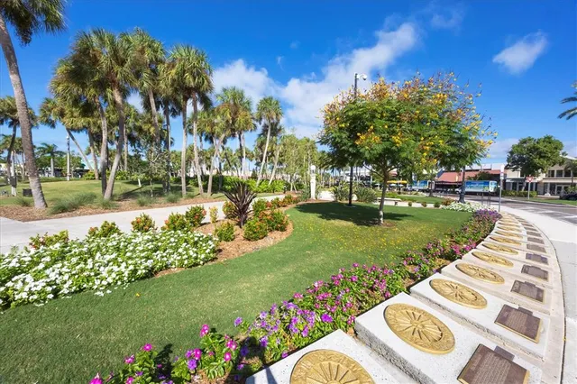 $1,800,000 | 425 Partridge Circle, Sarasota, FL 34236