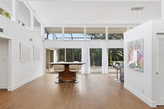 $1,800,000 | 425 Partridge Circle, Sarasota, FL 34236