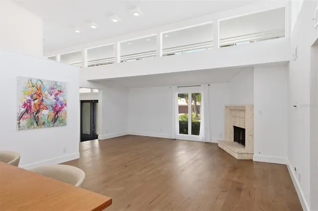 $1,800,000 | 425 Partridge Circle, Sarasota, FL 34236