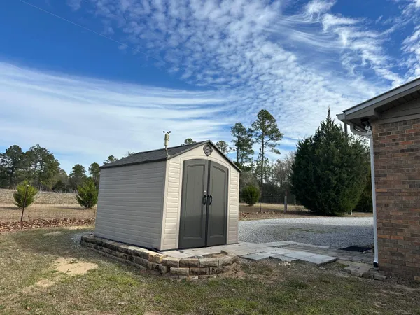 a view of a garage