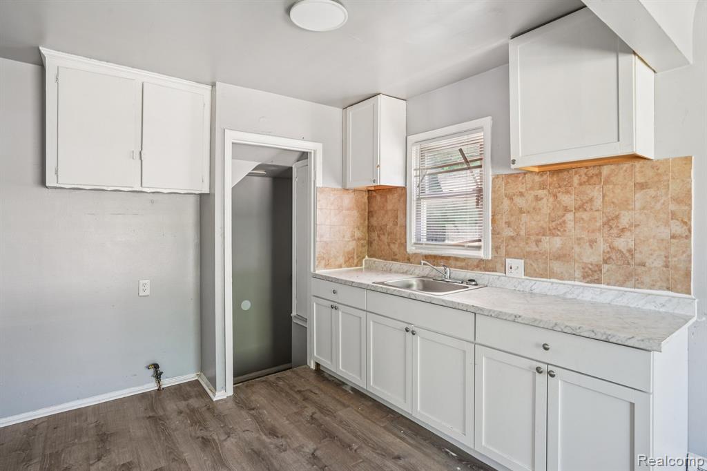 6526 Heyden Detroit, MI 48228 - Photo 12 of 27