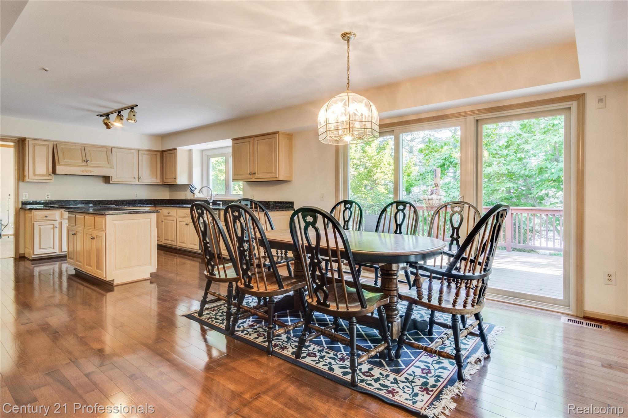 1059 Stony Pointe Boulevard Rochester, MI 48307 - Photo 37 of 74 Interiors (22 of 67).jpg