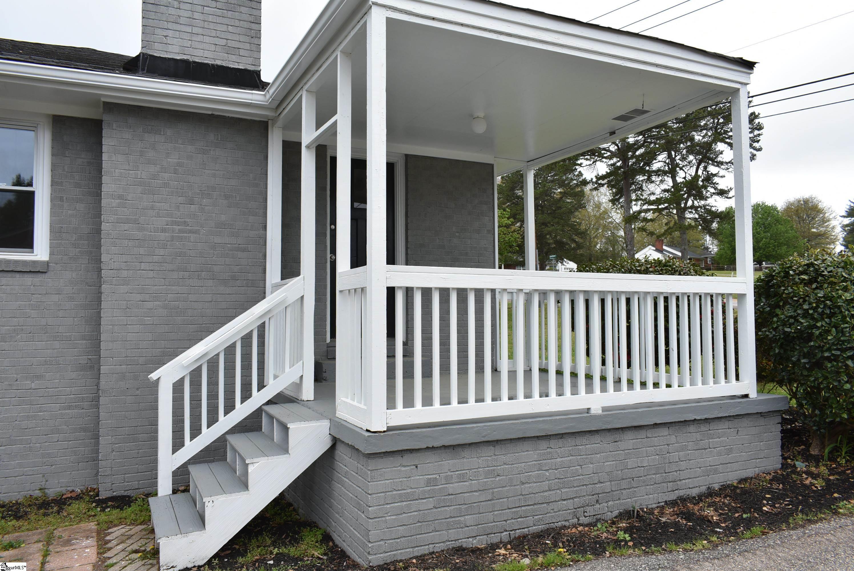 309 Crestfield Road Greenville, SC 29605 - Photo 2 of 23 Gallery Image 2
