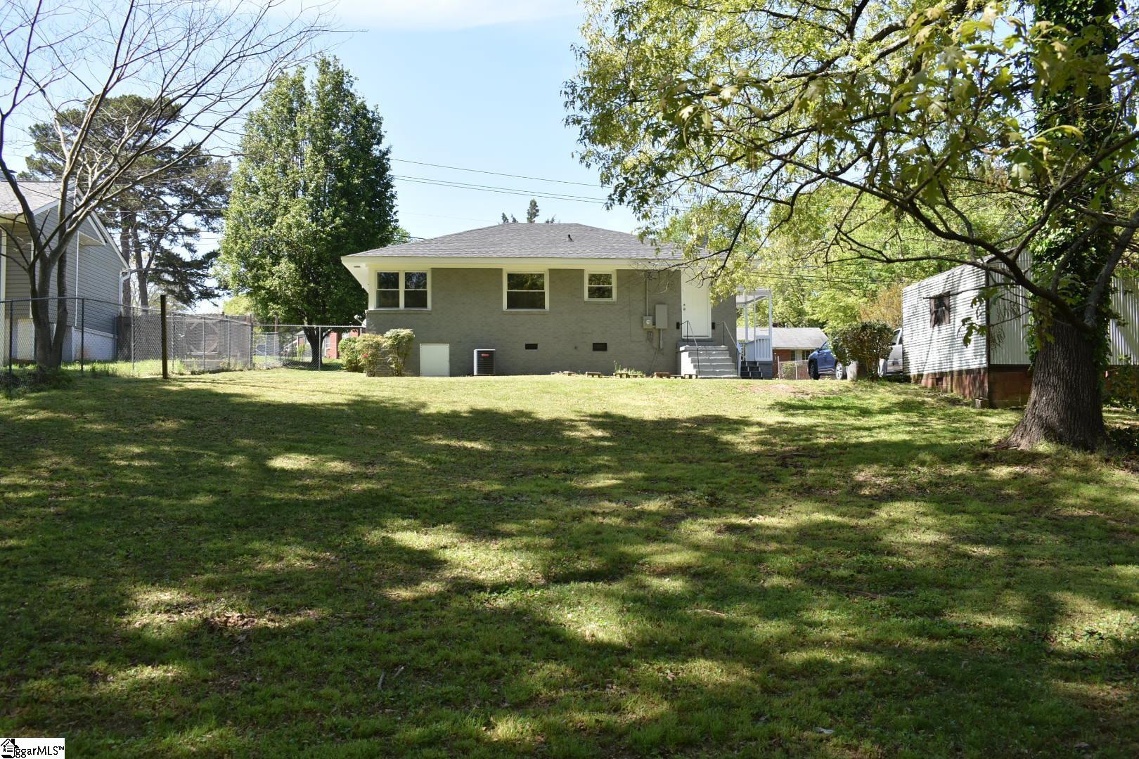 309 Crestfield Road Greenville, SC 29605 - Photo 6 of 23 Gallery Image 6