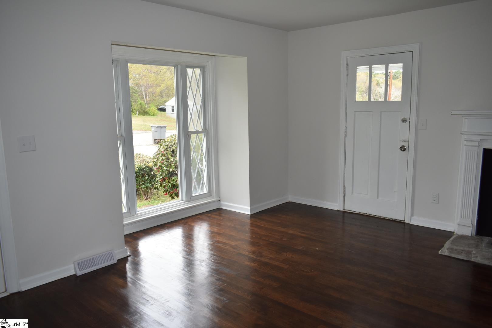 309 Crestfield Road Greenville, SC 29605 - Photo 9 of 23 Gallery Image 9