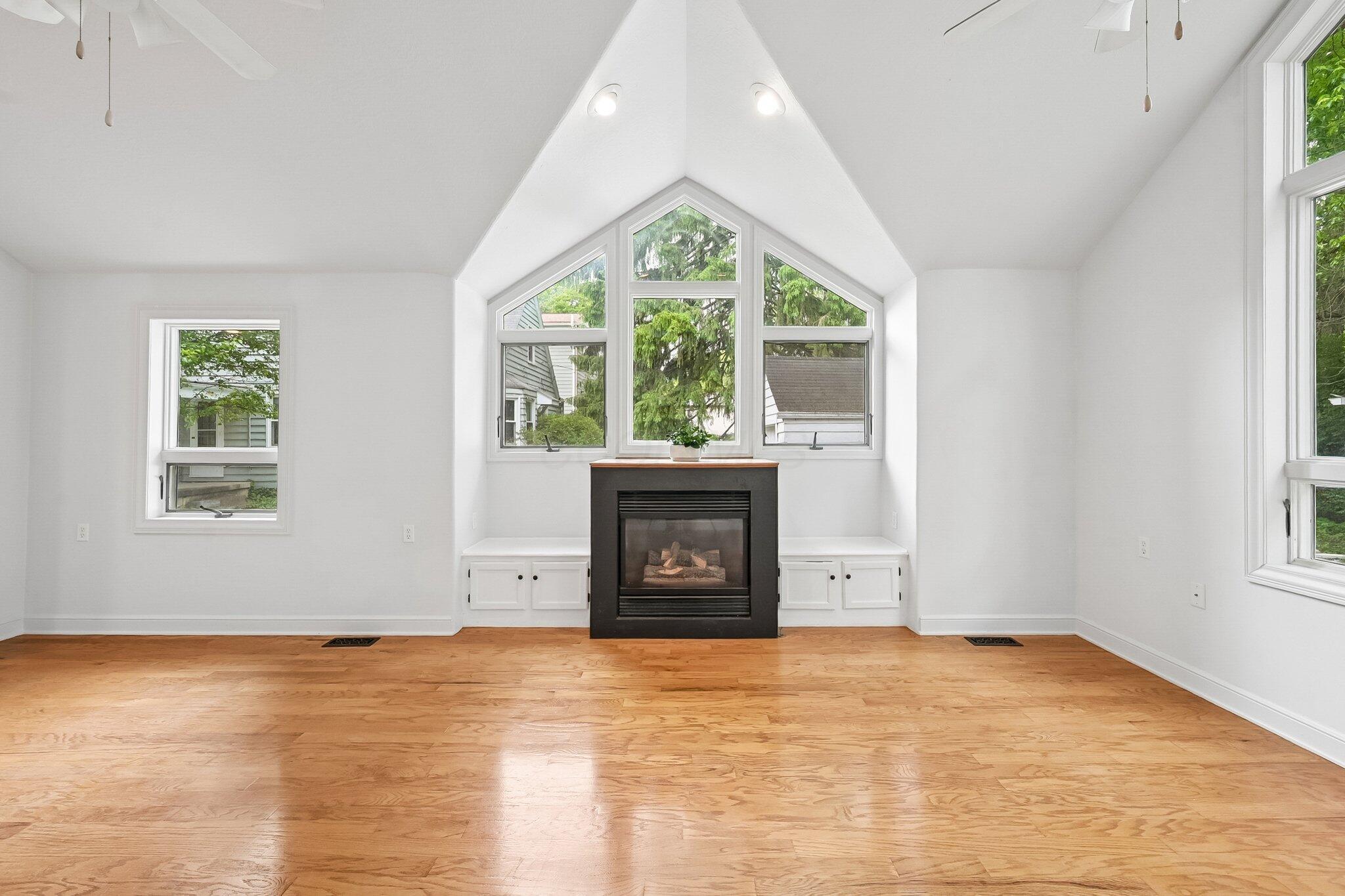 175 West Weisheimer Road Columbus, OH 43214 - Photo 7 of 59