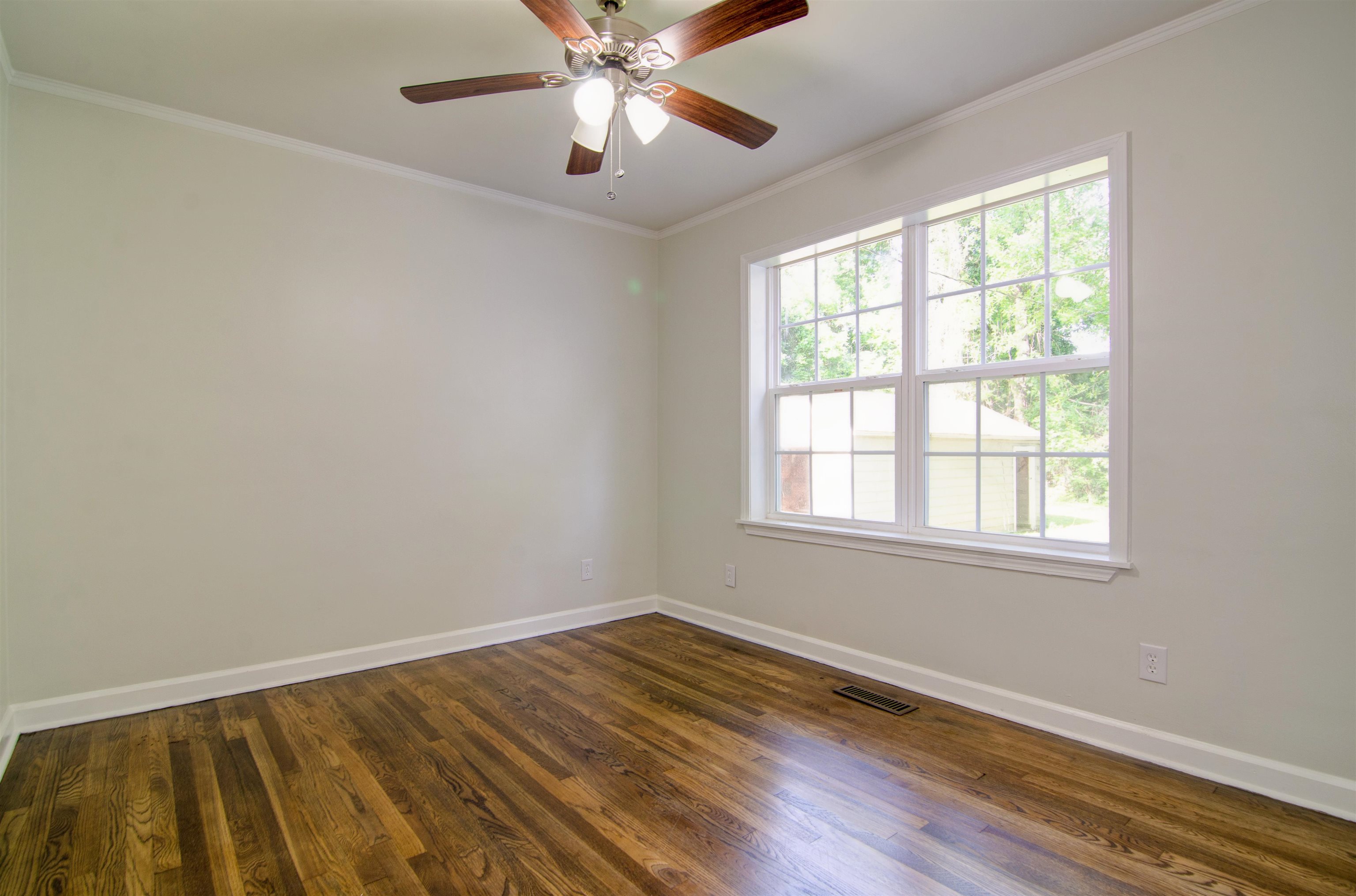 516 Vaughn Road Memphis, TN 38122 - Photo 17 of 25 Gallery Image 17