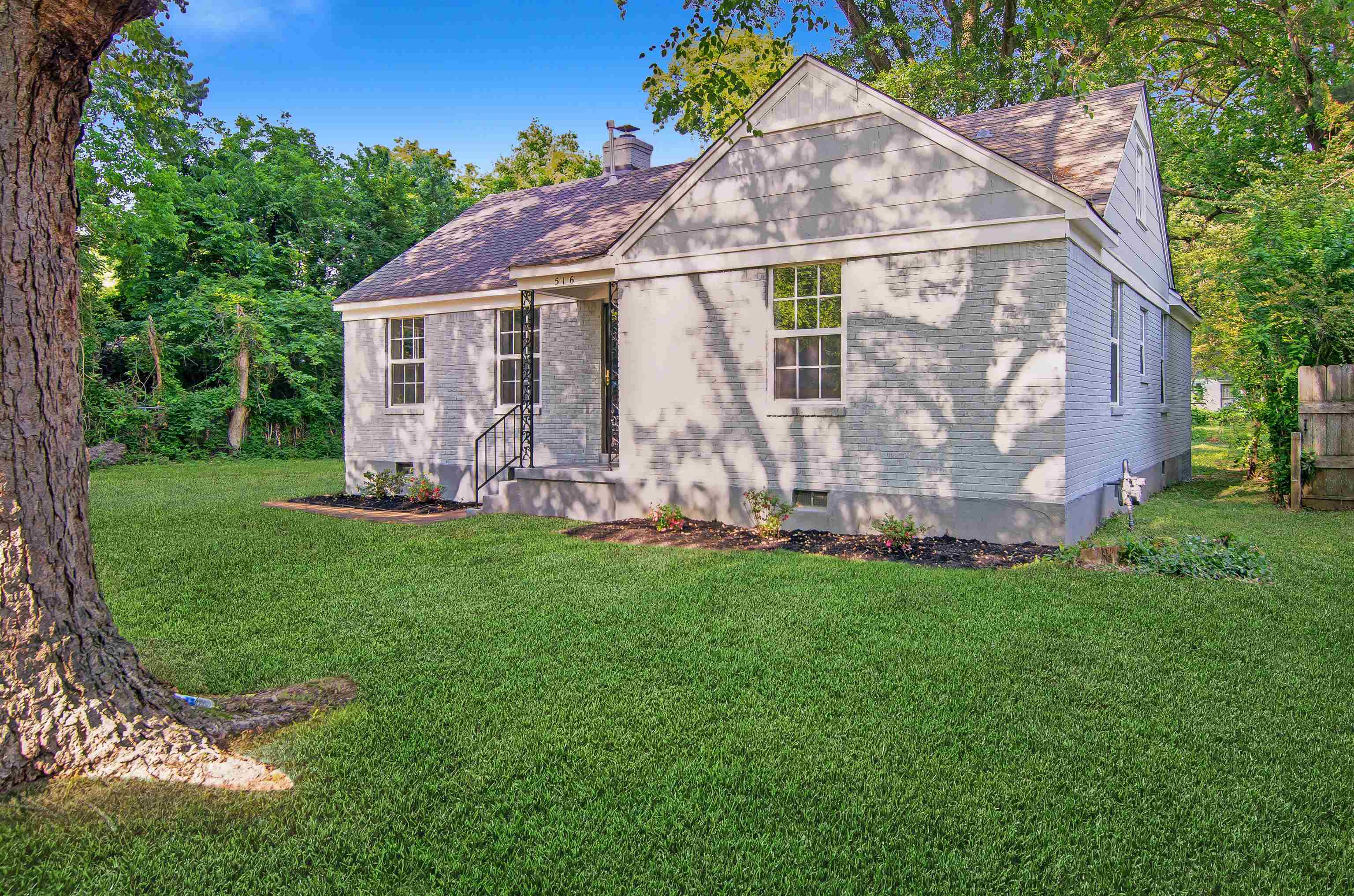 516 Vaughn Road Memphis, TN 38122 - Photo 3 of 25 Gallery Image 3