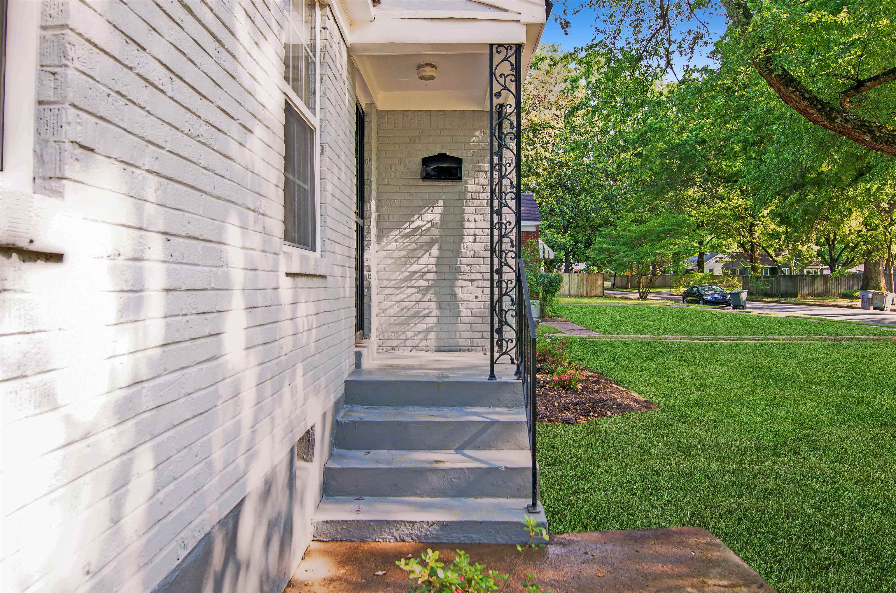 516 Vaughn Road Memphis, TN 38122 - Photo 5 of 25 Gallery Image 5