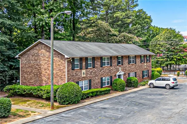 $164,000 | 3665 Chestnut Drive, Unit F2, Atlanta, GA 30340